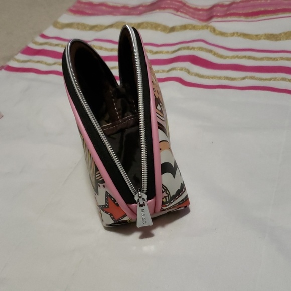 💰💰cosmetic bags💰💰 - Picture 8 of 8